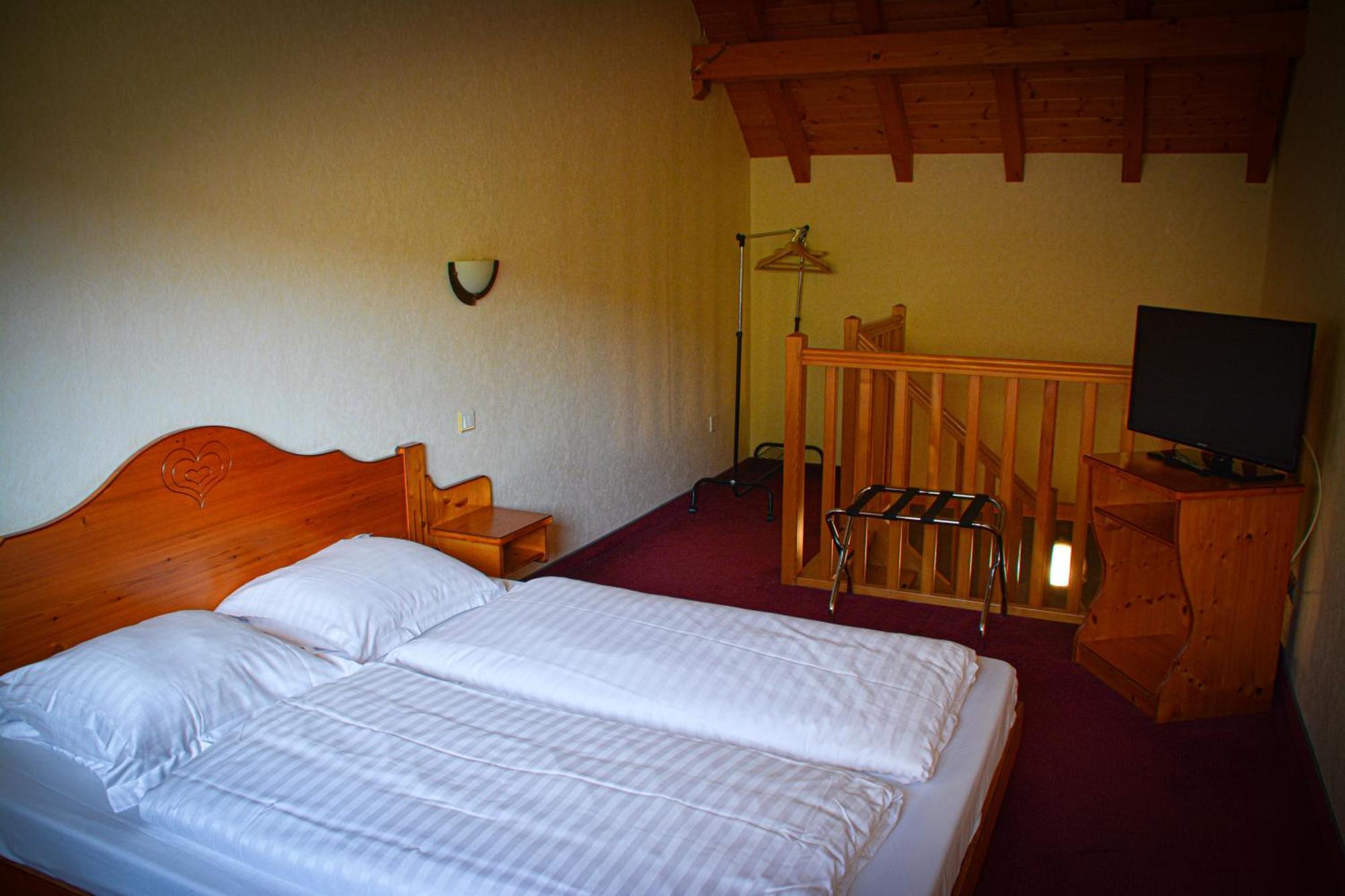 Logis Hotel Restaurant La Petite Auberge Alsace Ле-Овальд Экстерьер фото